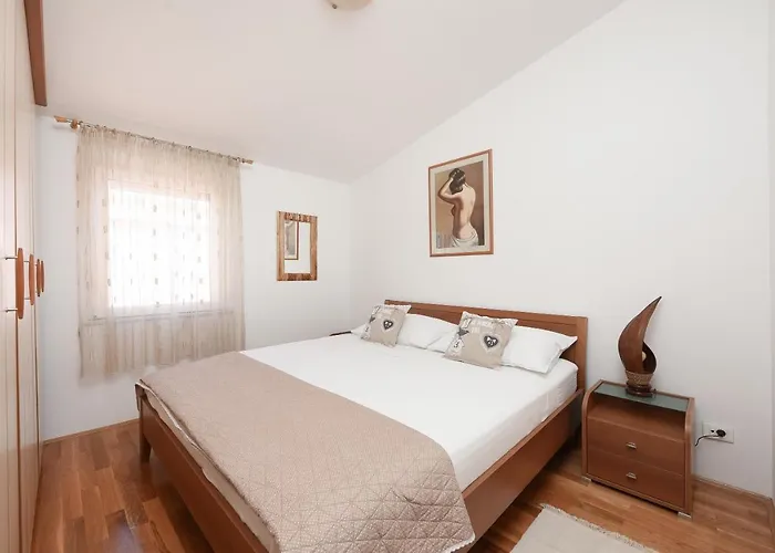 Lola Maria 2 Апартаменти