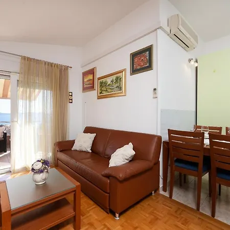 Apartman Lola Maria 2 *